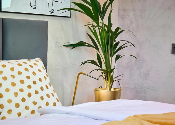 Art House アパート ウッチ